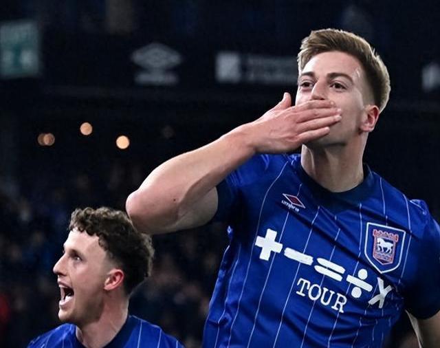 切尔西后卫神勇救险，助球队成功保级，只有威望原因之间资料类别.